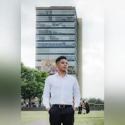 潘芳伟